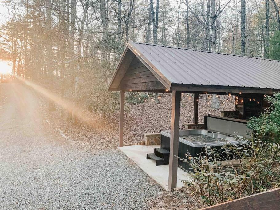 Вилла Hot Tub, Porch Swing Bed, Fire Pit, Aska Adventure Блу-Ридж Экстерьер фото