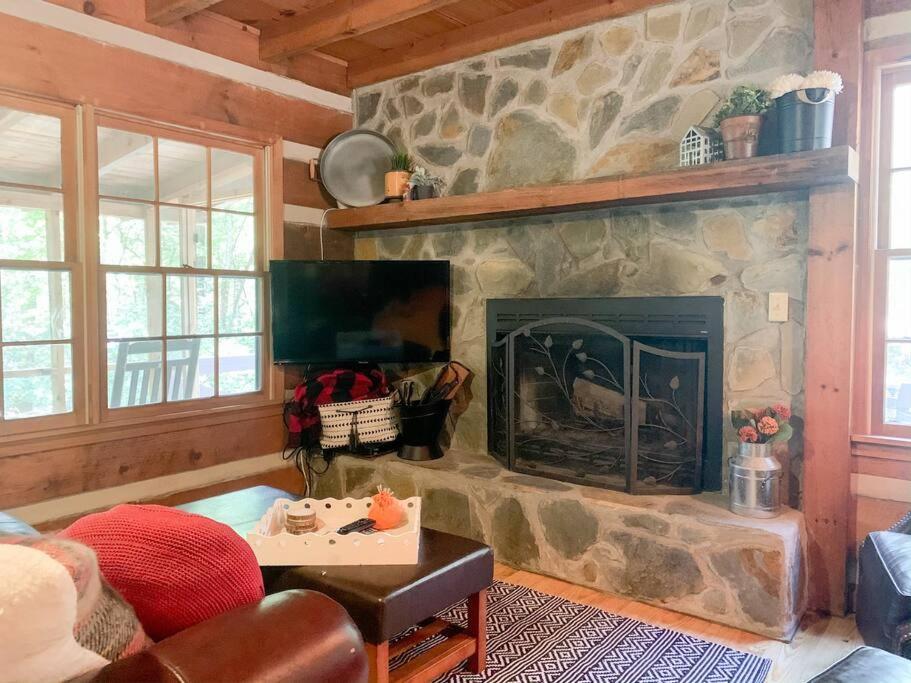 Вилла Hot Tub, Porch Swing Bed, Fire Pit, Aska Adventure Блу-Ридж Экстерьер фото